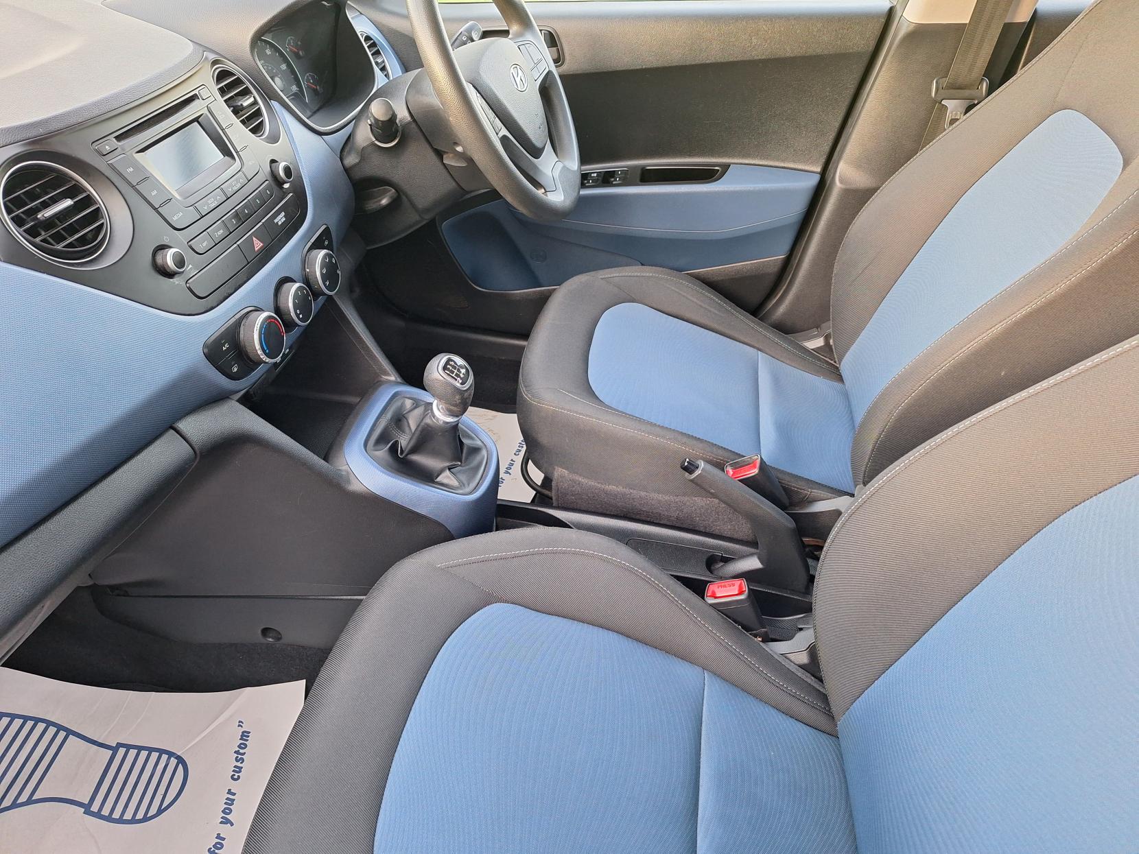 Hyundai i10 1.2 SE Hatchback 5dr Petrol Manual Euro 5 (87 ps)