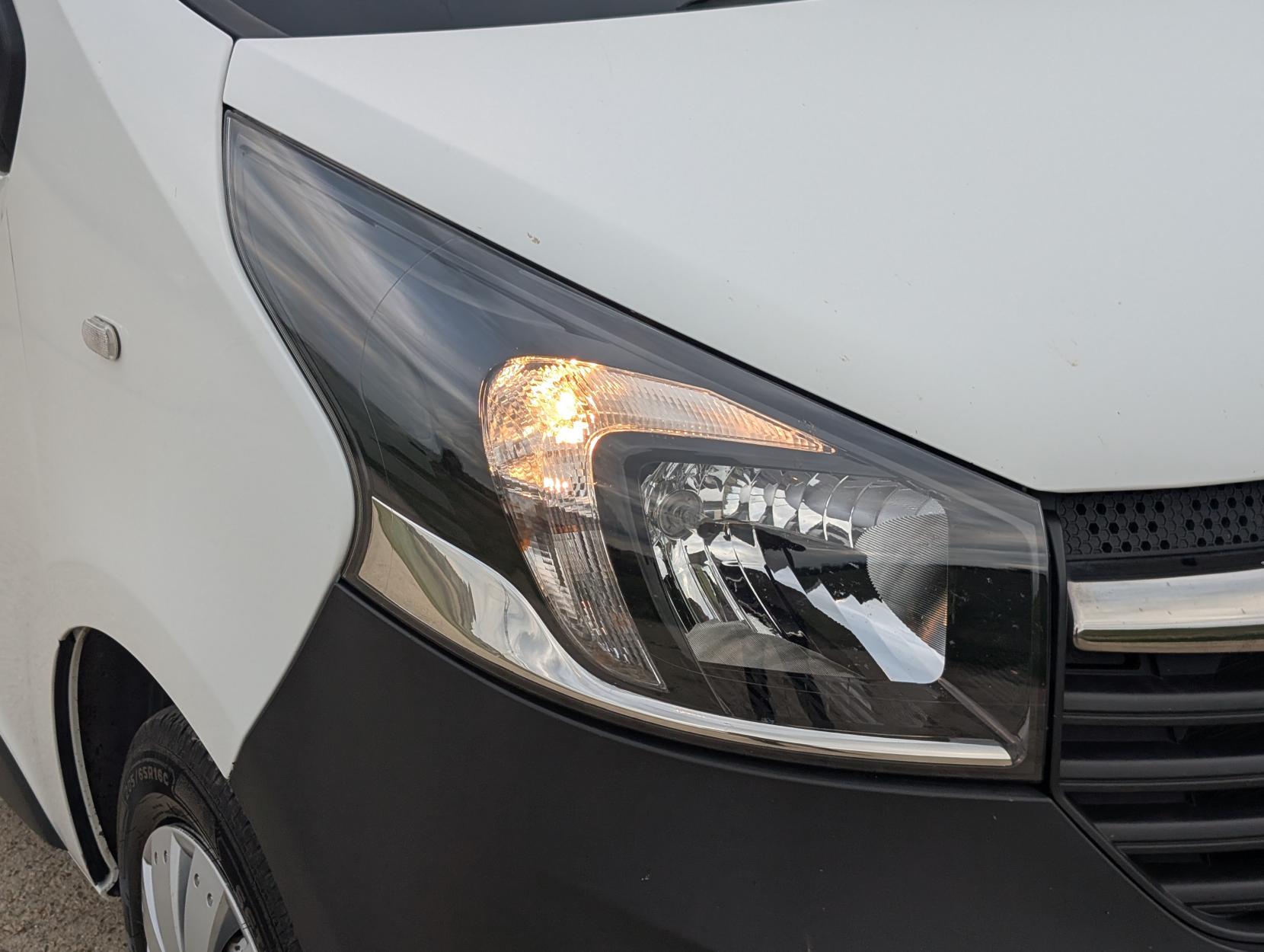 Vauxhall Vivaro 1.6 CDTi 2900 ecoFLEX Panel Van 5dr Diesel Manual L1 H1 Euro 5 (s/s) (90 ps)