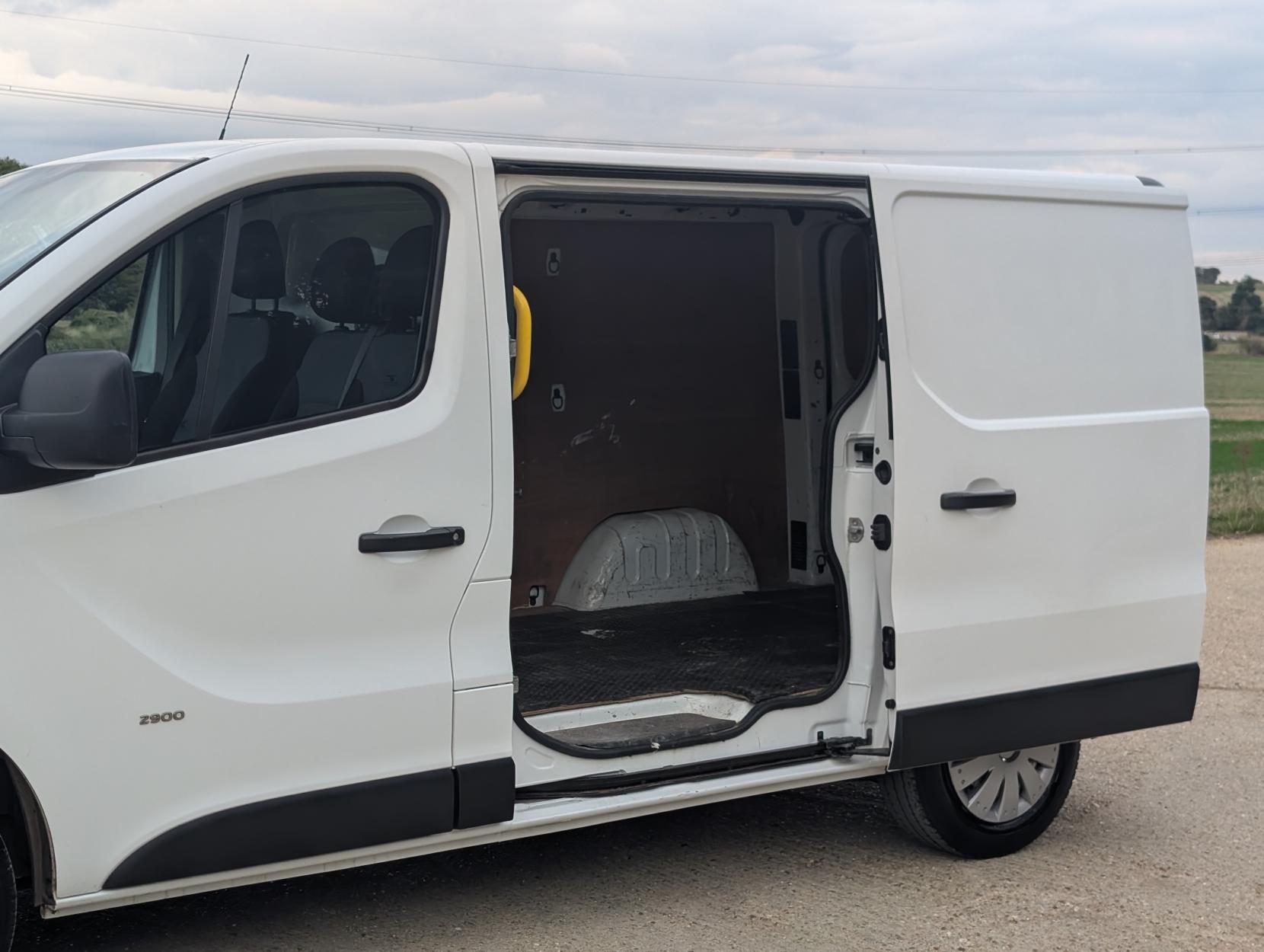 Vauxhall Vivaro 1.6 CDTi 2900 ecoFLEX Panel Van 5dr Diesel Manual L1 H1 Euro 5 (s/s) (90 ps)