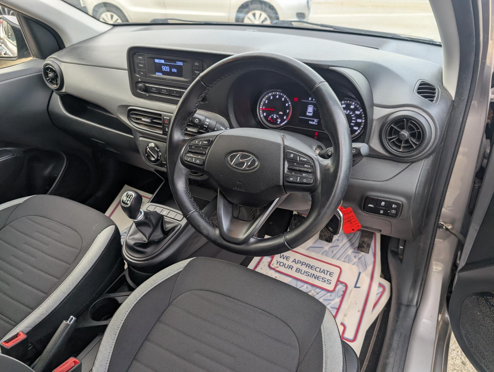 Hyundai i10 1.0 SE Hatchback 5dr Petrol Manual Euro 6 (s/s) (67 ps)