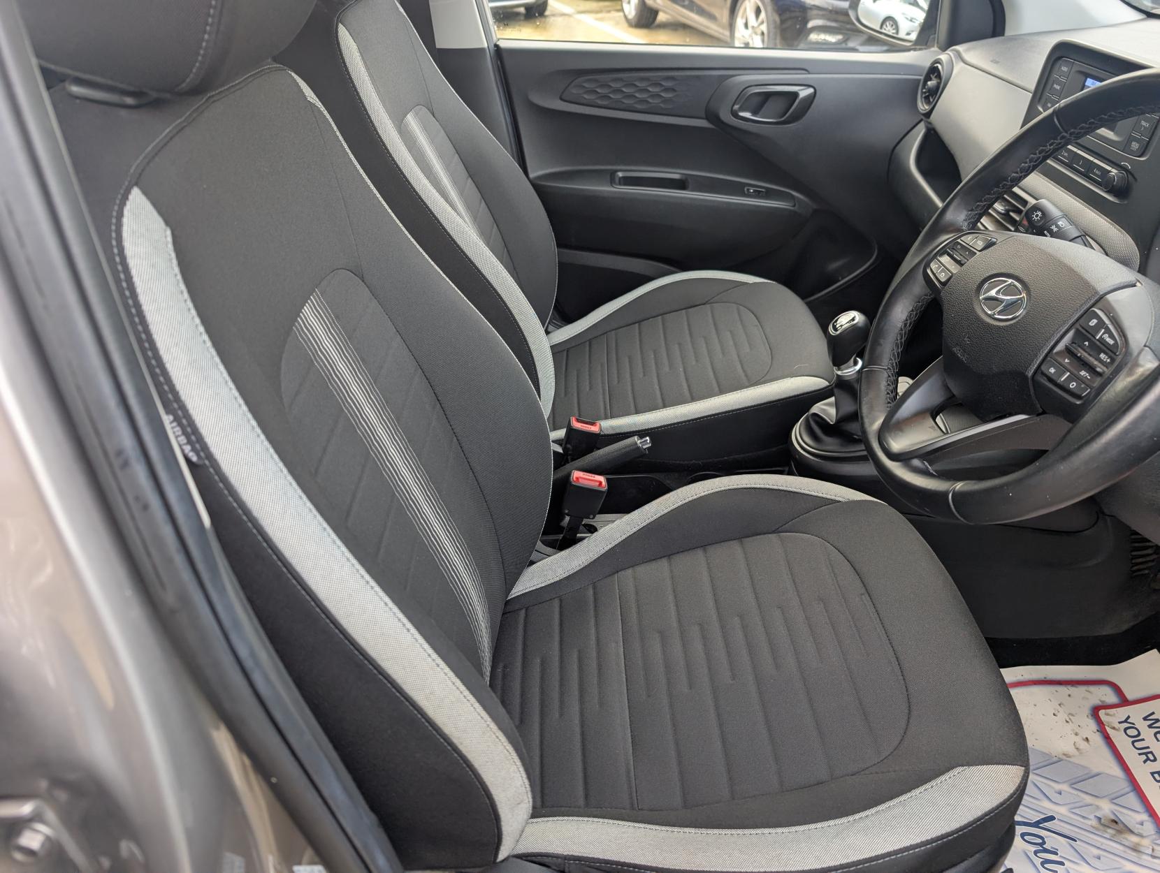 Hyundai i10 1.0 SE Hatchback 5dr Petrol Manual Euro 6 (s/s) (67 ps)