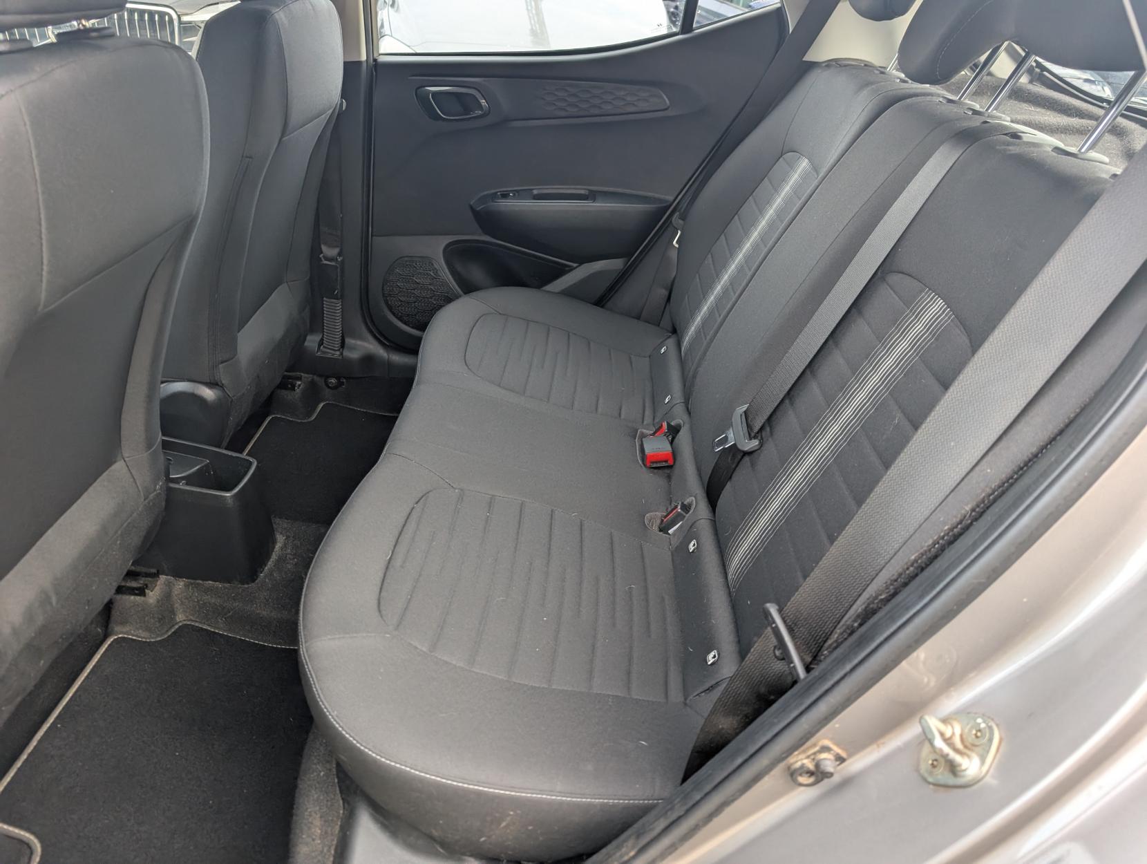 Hyundai i10 1.0 SE Hatchback 5dr Petrol Manual Euro 6 (s/s) (67 ps)