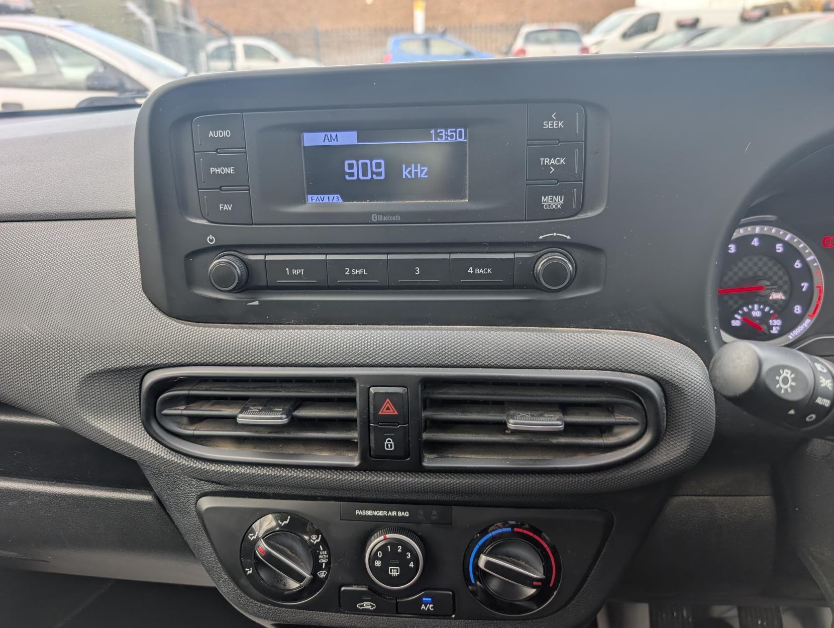 Hyundai i10 1.0 SE Hatchback 5dr Petrol Manual Euro 6 (s/s) (67 ps)