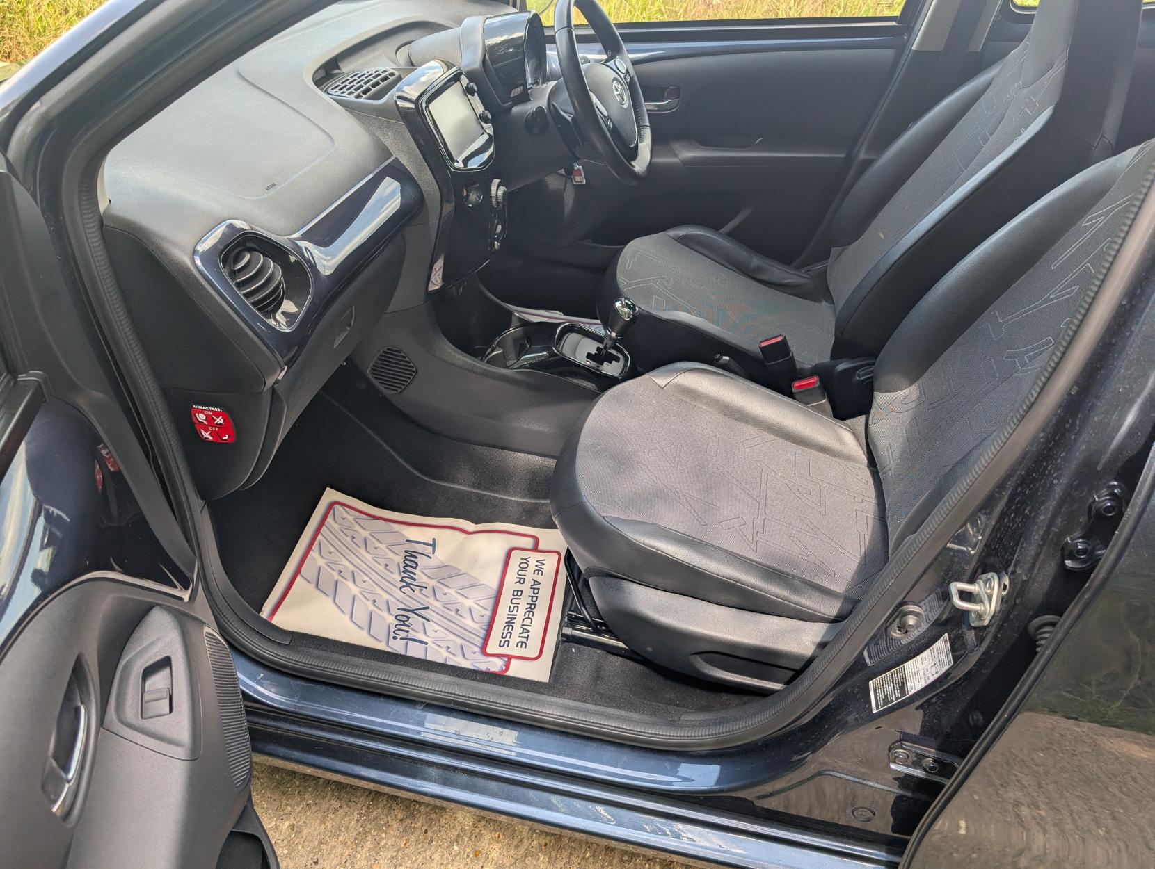 Toyota AYGO 1.0 VVT-i x-pression x-wave 5dr Petrol x-shift Euro 6 (Safety Sense) (68 ps)