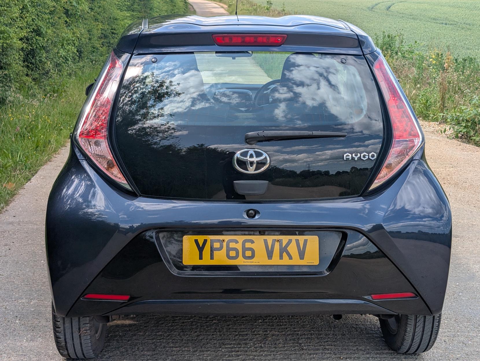 Toyota AYGO 1.0 VVT-i x-pression x-wave 5dr Petrol x-shift Euro 6 (Safety Sense) (68 ps)