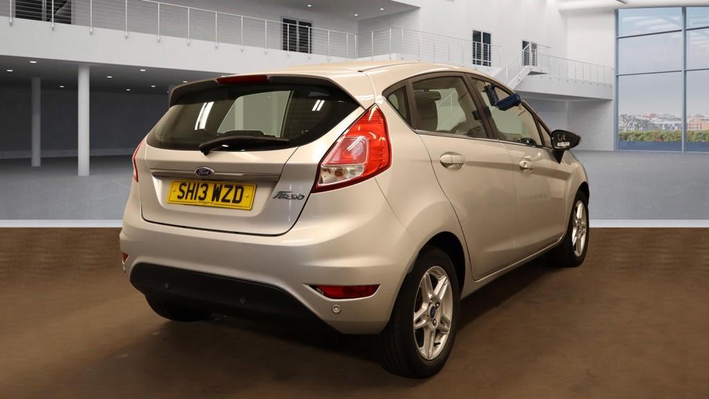 Ford Fiesta 1.6 Zetec Hatchback 5dr Petrol Powershift Euro 5 (105 ps)