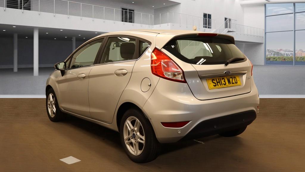 Ford Fiesta 1.6 Zetec Hatchback 5dr Petrol Powershift Euro 5 (105 ps)