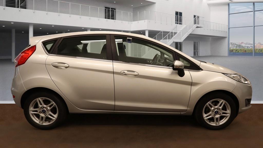 Ford Fiesta 1.6 Zetec Hatchback 5dr Petrol Powershift Euro 5 (105 ps)