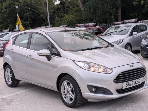 Ford Fiesta 1.6 Zetec Hatchback 5dr Petrol Powershift Euro 5 (105 ps)