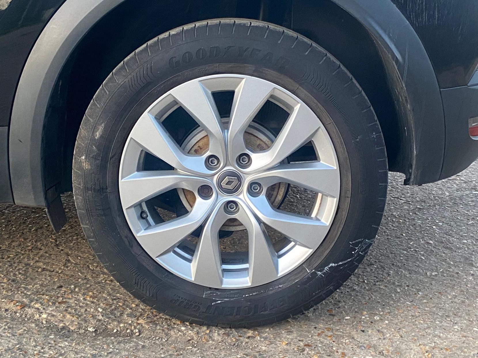 Renault Captur 1.5 Blue dCi Iconic SUV 5dr Diesel Manual Euro 6 (s/s) (95 ps)