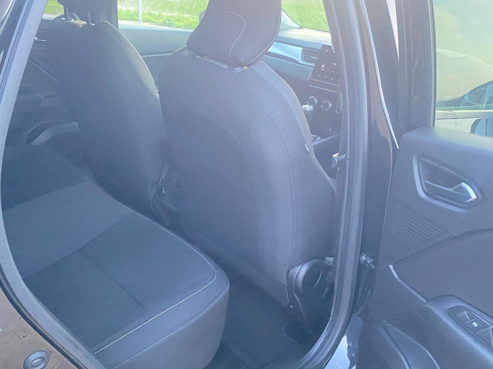 Renault Captur 1.5 Blue dCi Iconic SUV 5dr Diesel Manual Euro 6 (s/s) (95 ps)