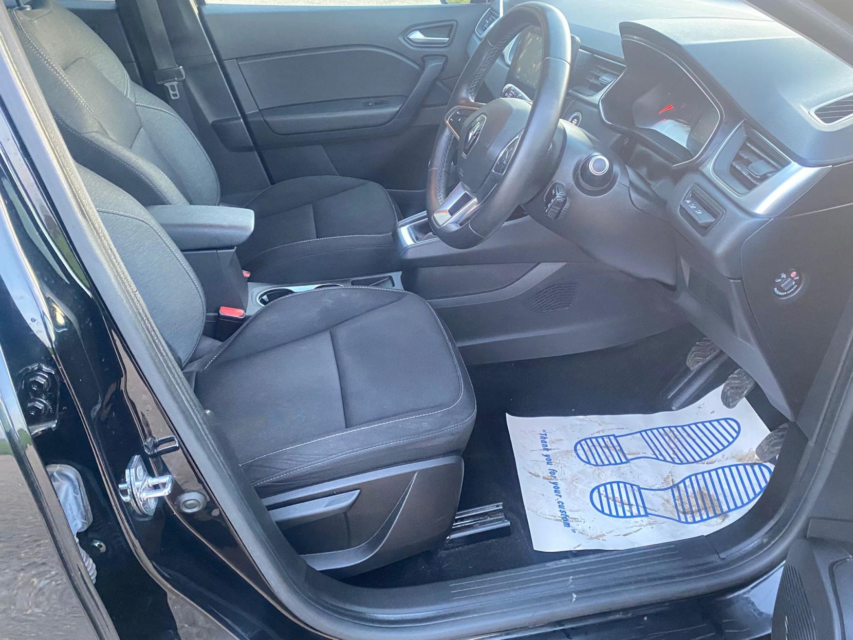 Renault Captur 1.5 Blue dCi Iconic SUV 5dr Diesel Manual Euro 6 (s/s) (95 ps)