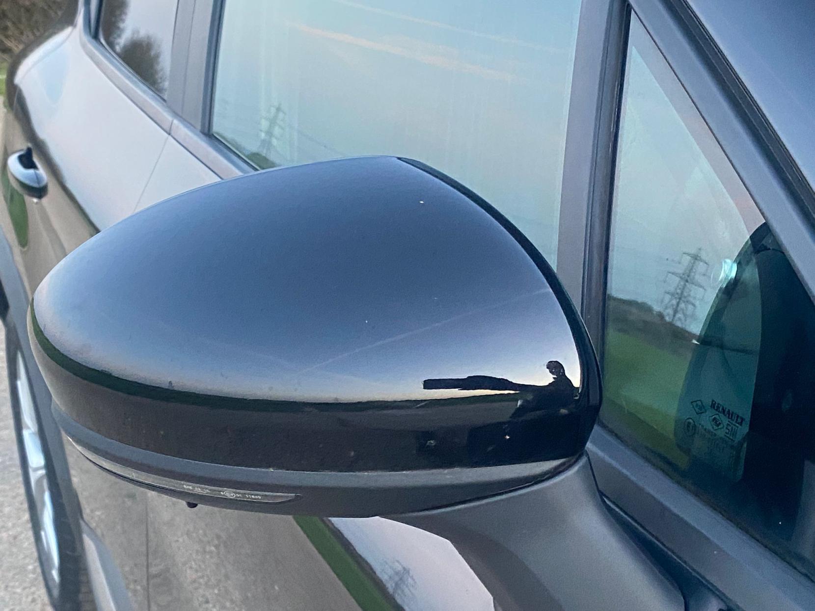 Renault Captur 1.5 Blue dCi Iconic SUV 5dr Diesel Manual Euro 6 (s/s) (95 ps)