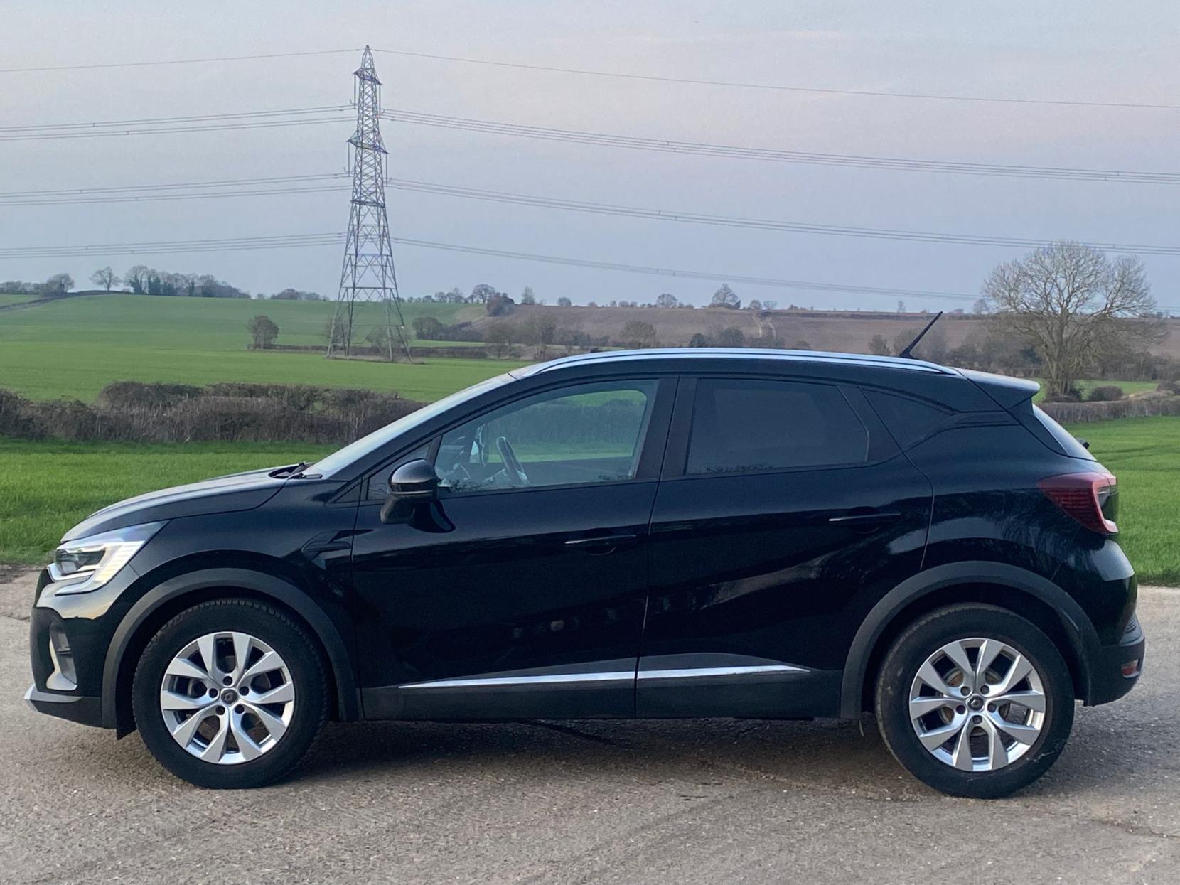 Renault Captur 1.5 Blue dCi Iconic SUV 5dr Diesel Manual Euro 6 (s/s) (95 ps)