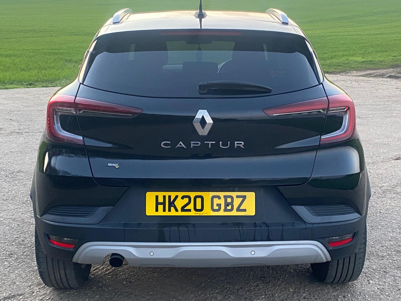 Renault Captur 1.5 Blue dCi Iconic SUV 5dr Diesel Manual Euro 6 (s/s) (95 ps)