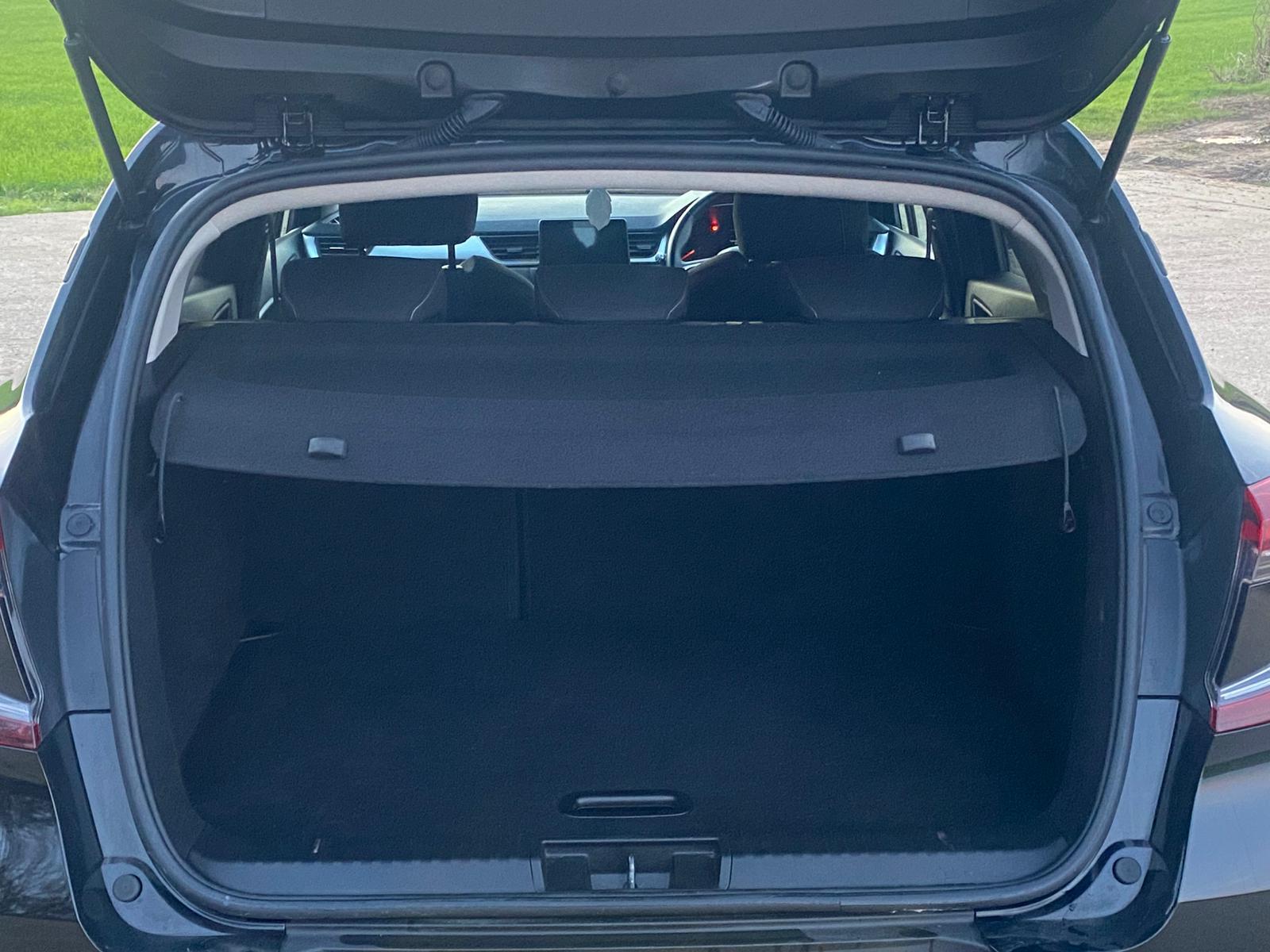 Renault Captur 1.5 Blue dCi Iconic SUV 5dr Diesel Manual Euro 6 (s/s) (95 ps)