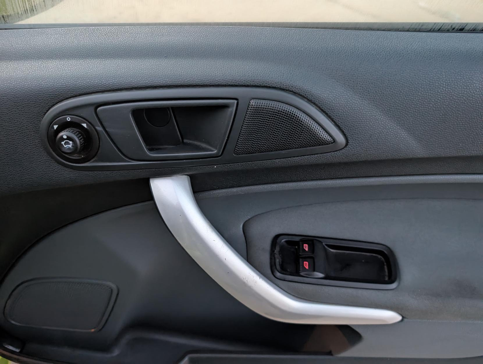 Ford Fiesta 1.25 Zetec Hatchback 5dr Petrol Manual (133 g/km, 81 bhp)