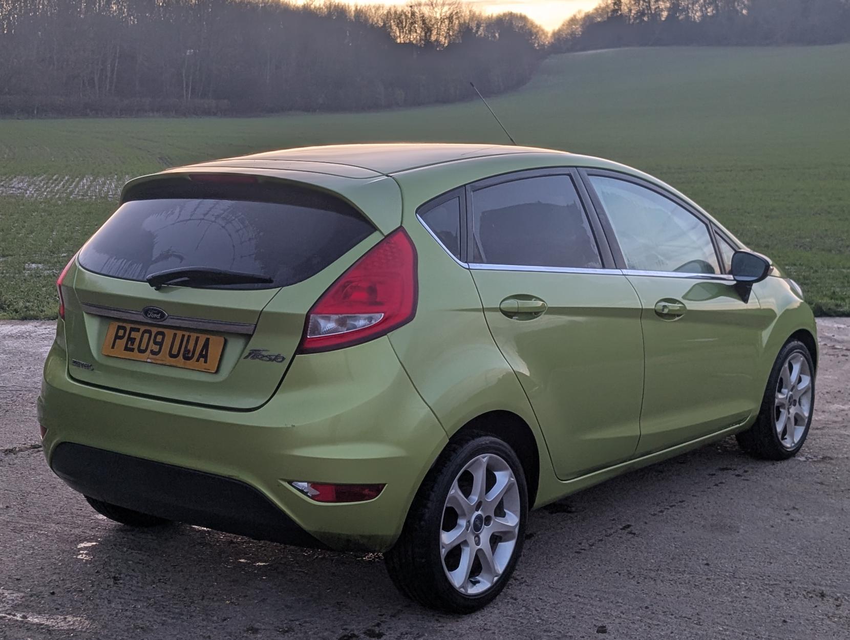 Ford Fiesta 1.25 Zetec Hatchback 5dr Petrol Manual (133 g/km, 81 bhp)