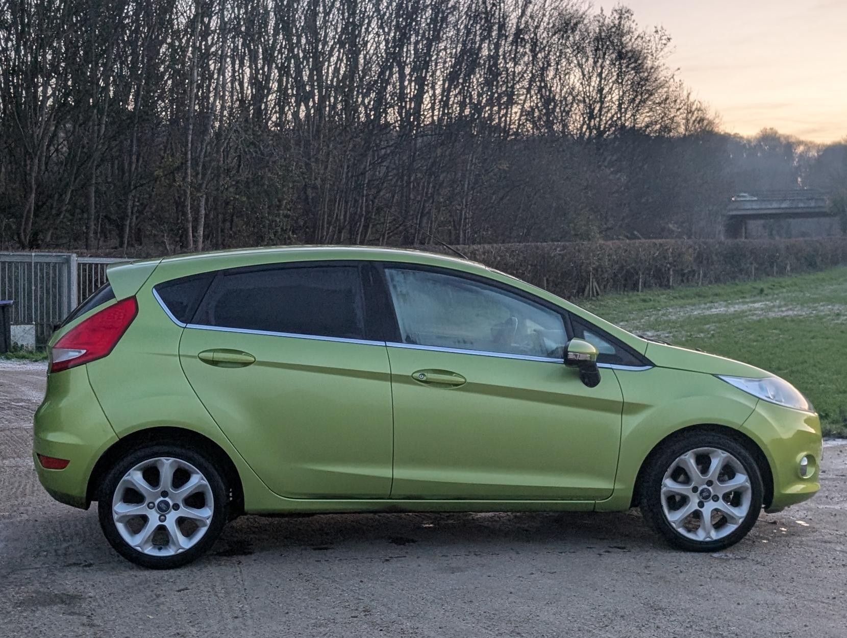 Ford Fiesta 1.25 Zetec Hatchback 5dr Petrol Manual (133 g/km, 81 bhp)