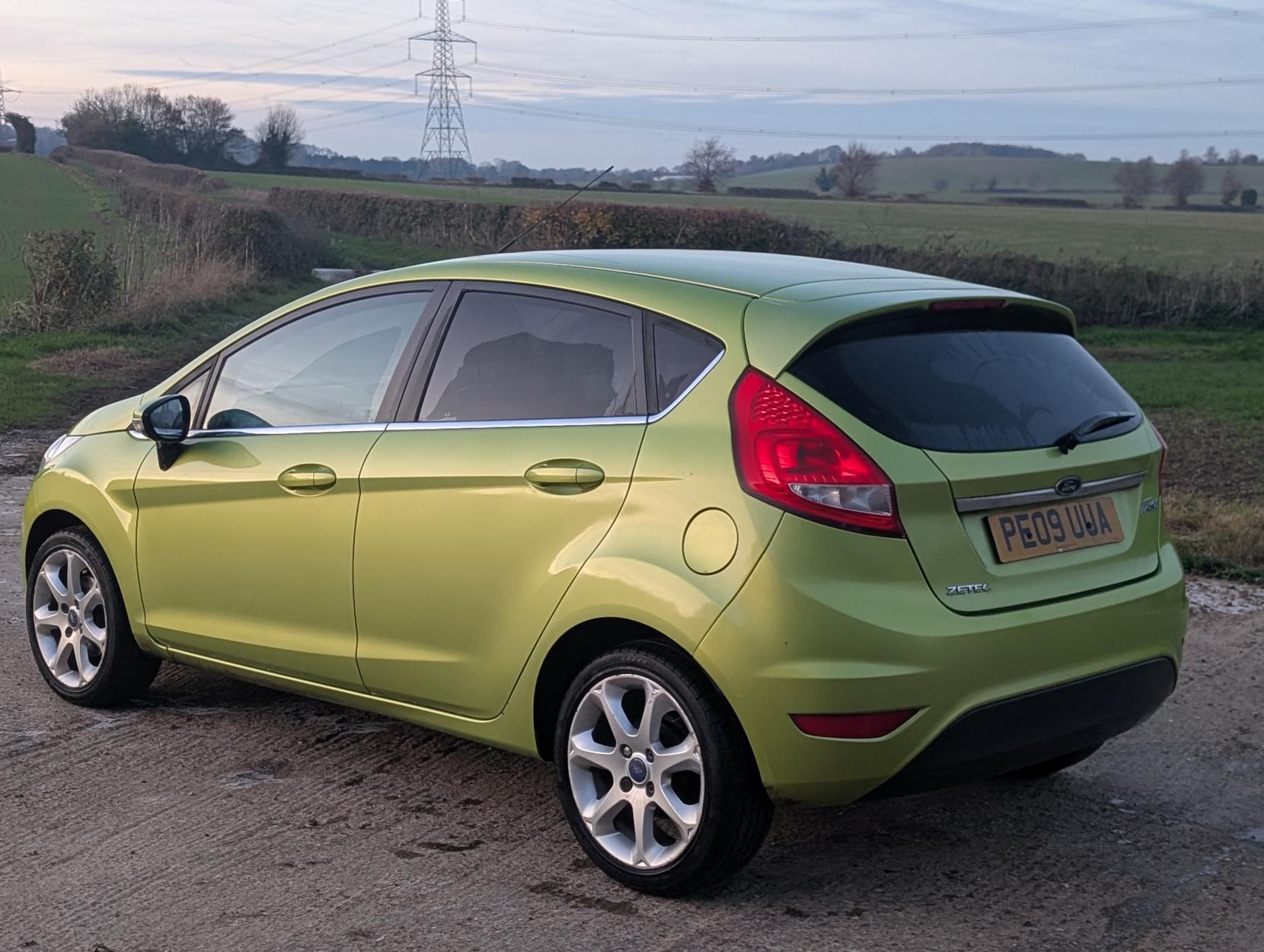 Ford Fiesta 1.25 Zetec Hatchback 5dr Petrol Manual (133 g/km, 81 bhp)