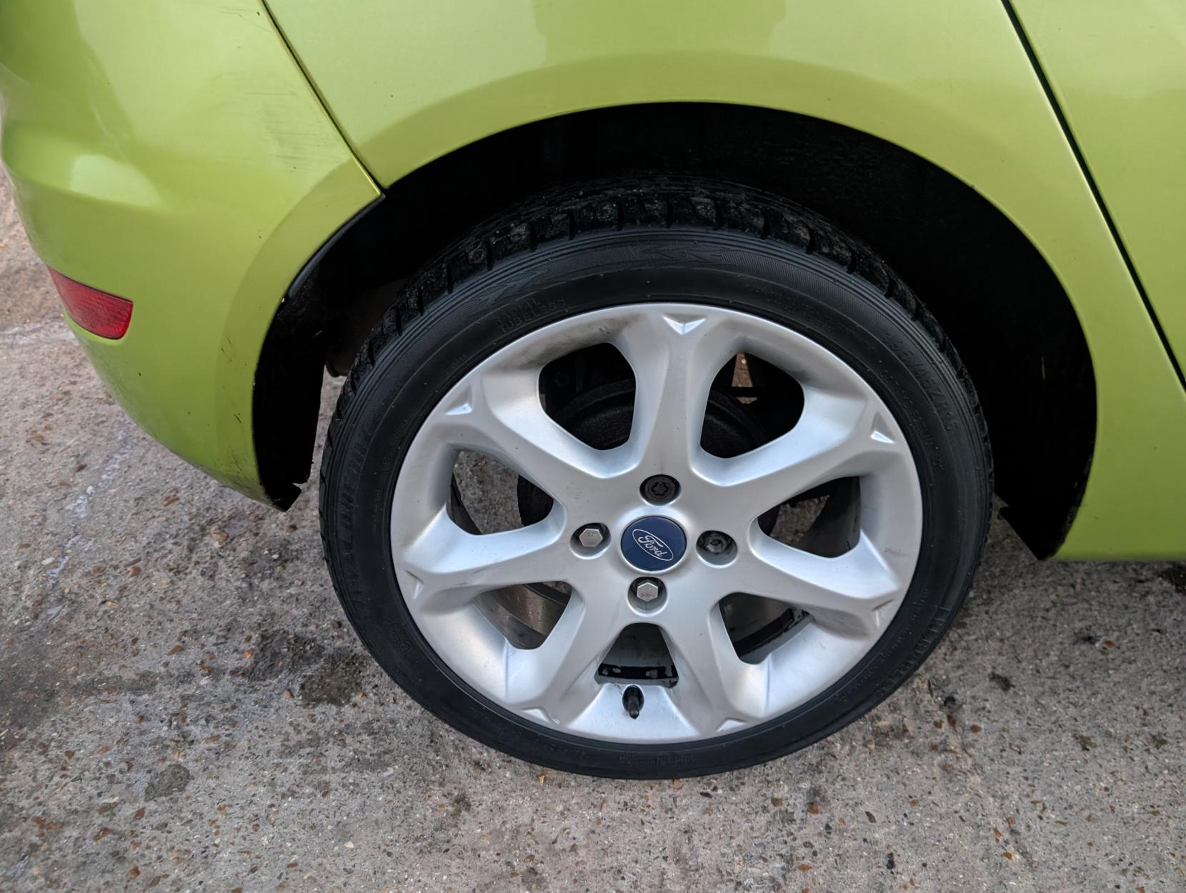 Ford Fiesta 1.25 Zetec Hatchback 5dr Petrol Manual (133 g/km, 81 bhp)