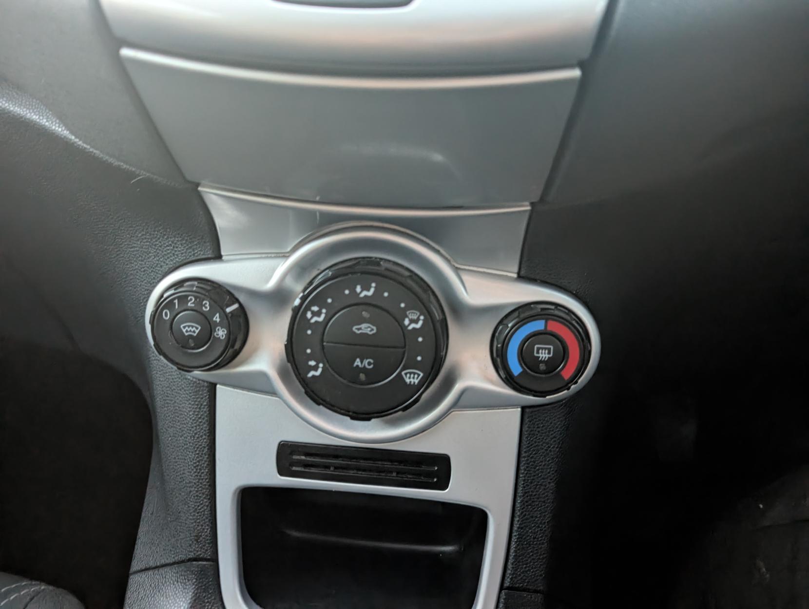 Ford Fiesta 1.25 Zetec Hatchback 5dr Petrol Manual (133 g/km, 81 bhp)