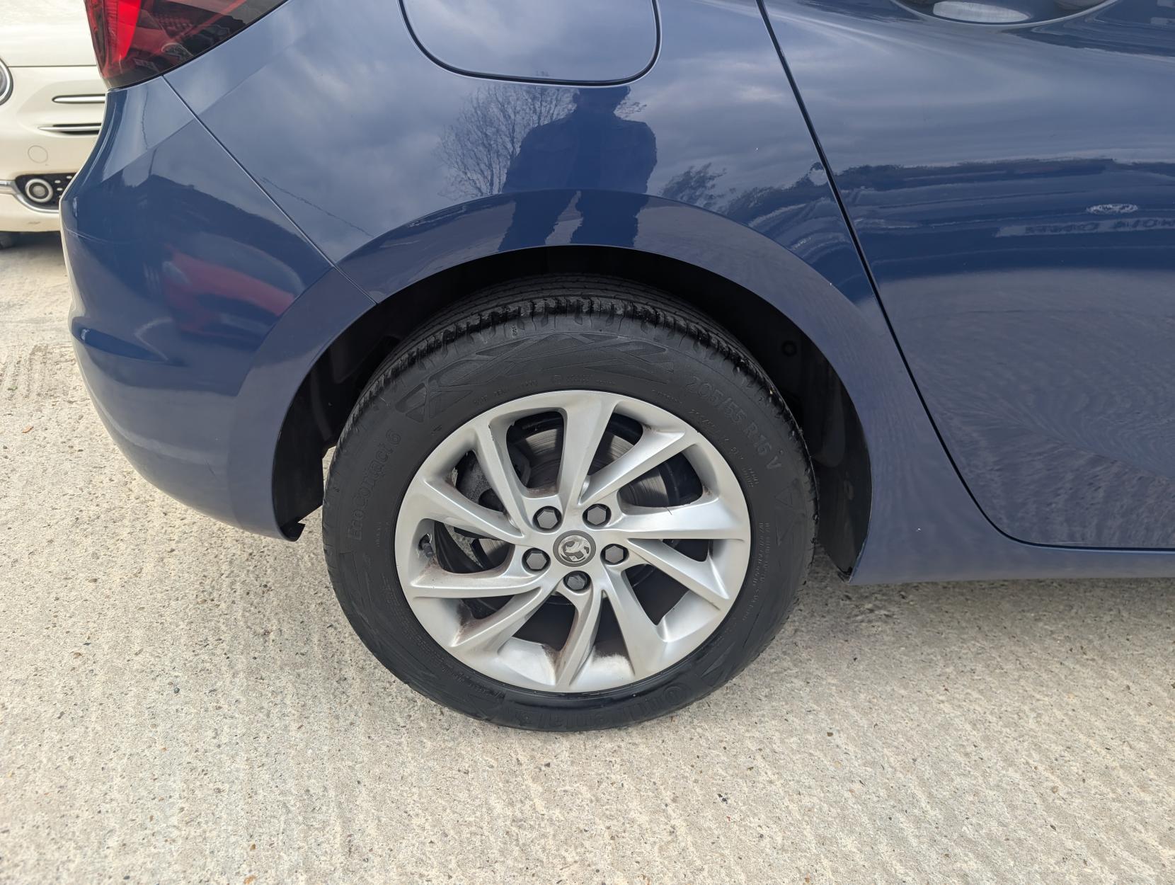 Vauxhall Astra 1.6 CDTi ecoTEC BlueInjection Design Hatchback 5dr Diesel Manual Euro 6 (s/s) (110 ps)