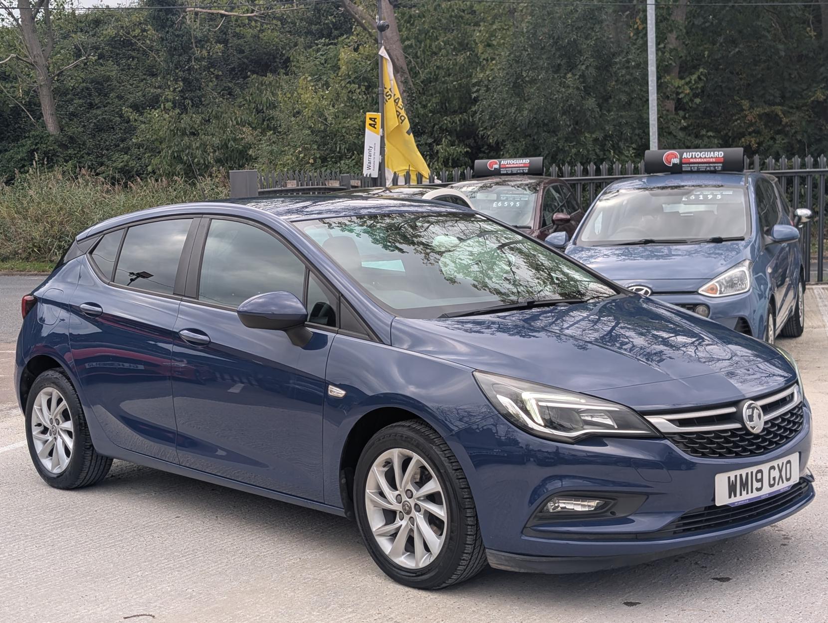Vauxhall Astra 1.6 CDTi ecoTEC BlueInjection Design Hatchback 5dr Diesel Manual Euro 6 (s/s) (110 ps)