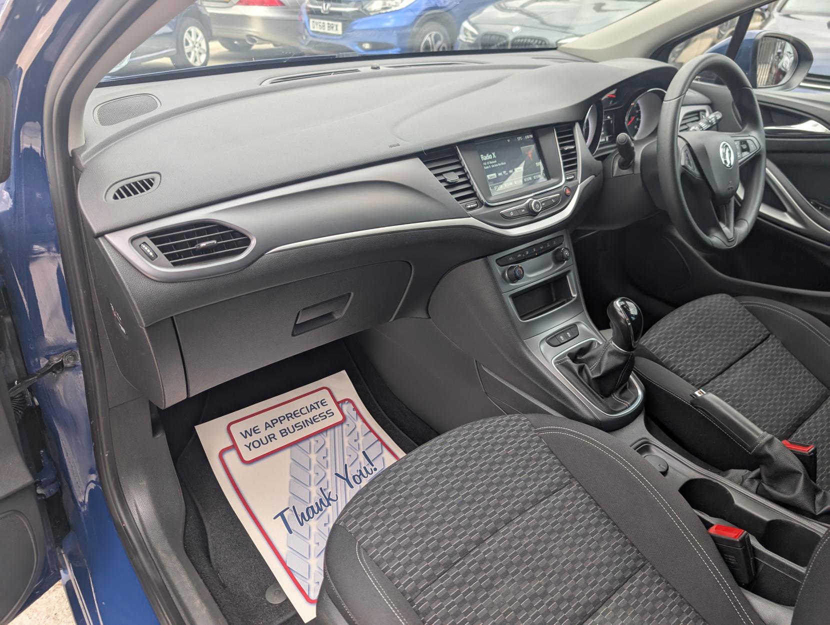 Vauxhall Astra 1.6 CDTi ecoTEC BlueInjection Design Hatchback 5dr Diesel Manual Euro 6 (s/s) (110 ps)