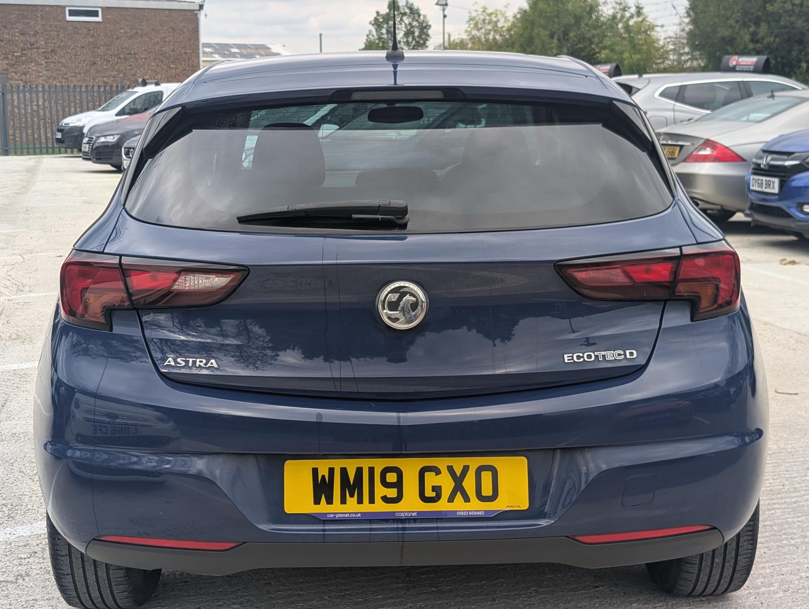 Vauxhall Astra 1.6 CDTi ecoTEC BlueInjection Design Hatchback 5dr Diesel Manual Euro 6 (s/s) (110 ps)