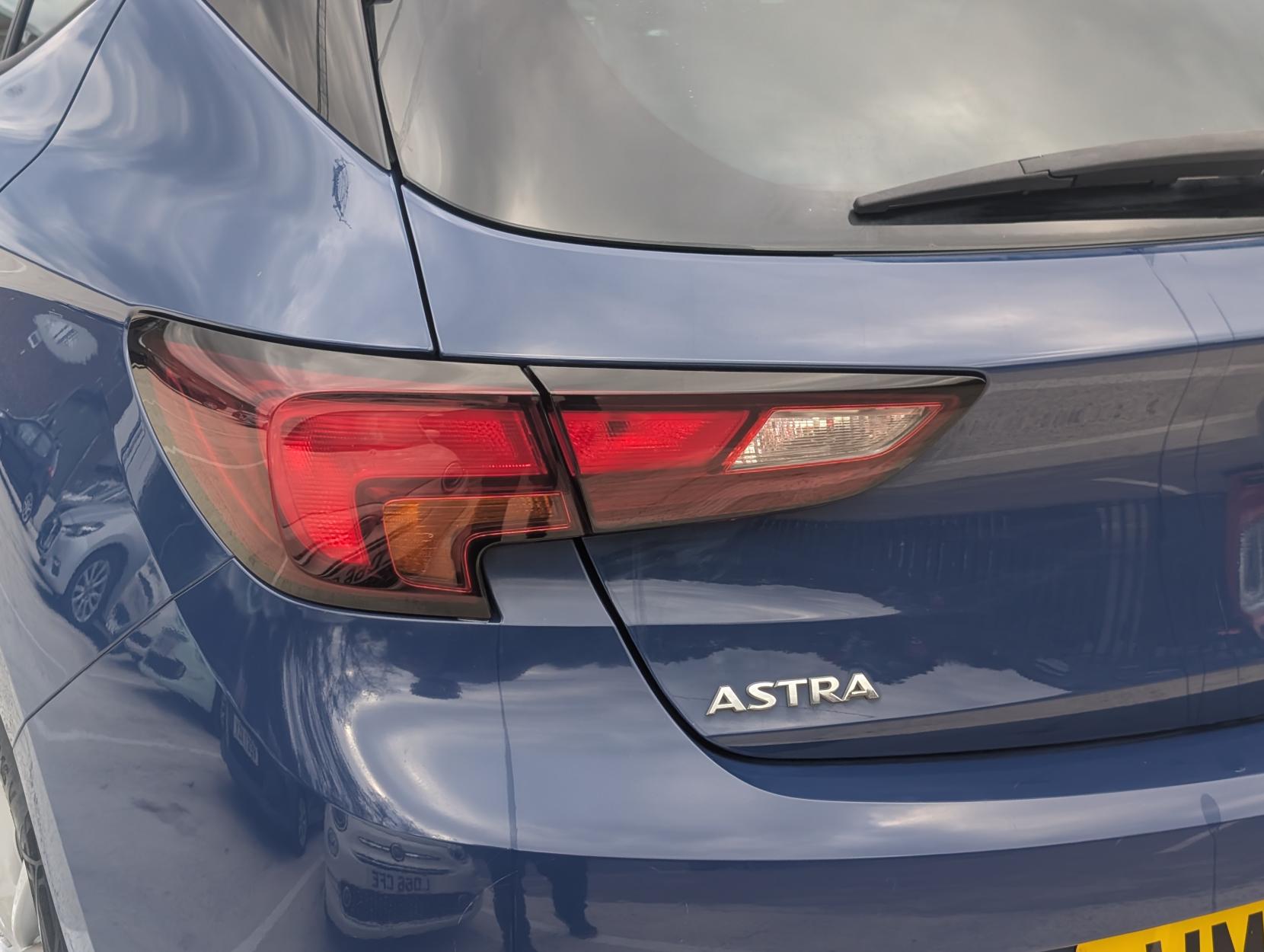 Vauxhall Astra 1.6 CDTi ecoTEC BlueInjection Design Hatchback 5dr Diesel Manual Euro 6 (s/s) (110 ps)