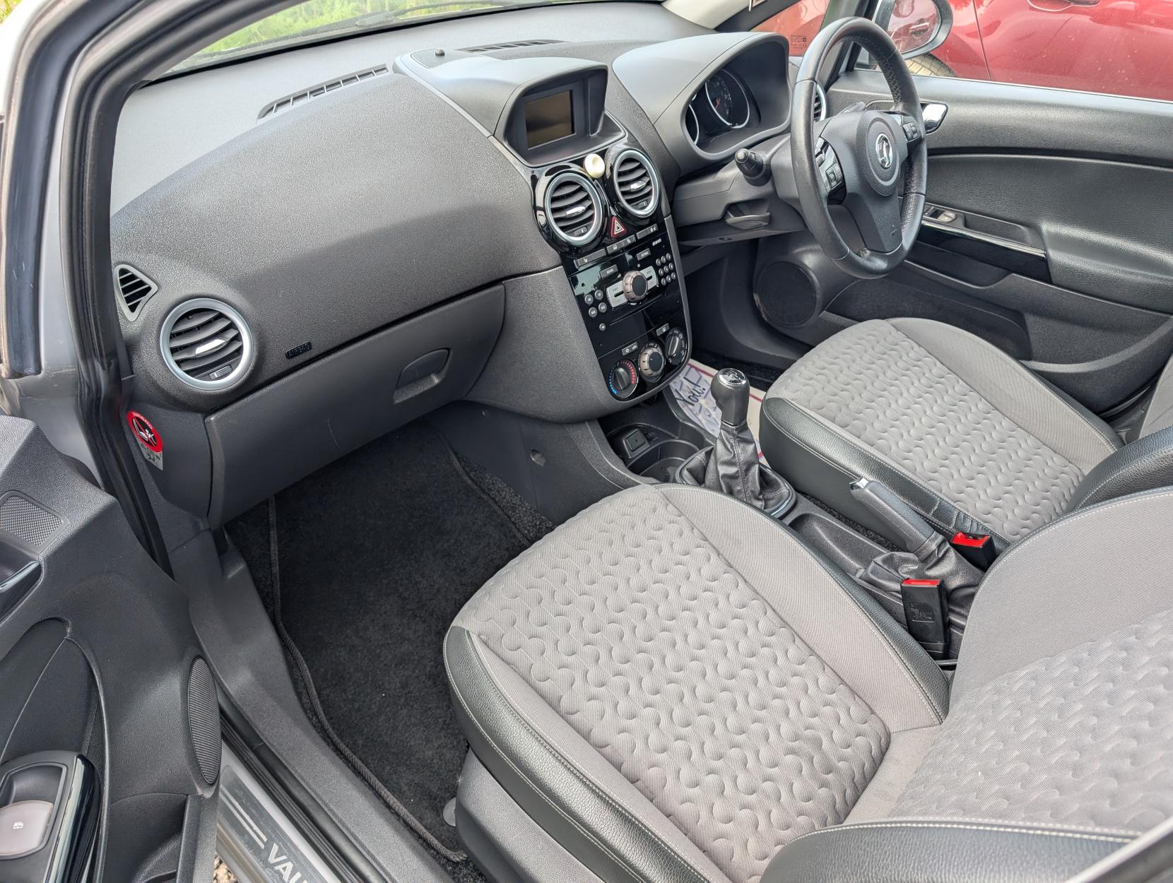 Vauxhall Corsa 1.2 16V SE Hatchback 5dr Petrol Manual Euro 5 (85 ps)