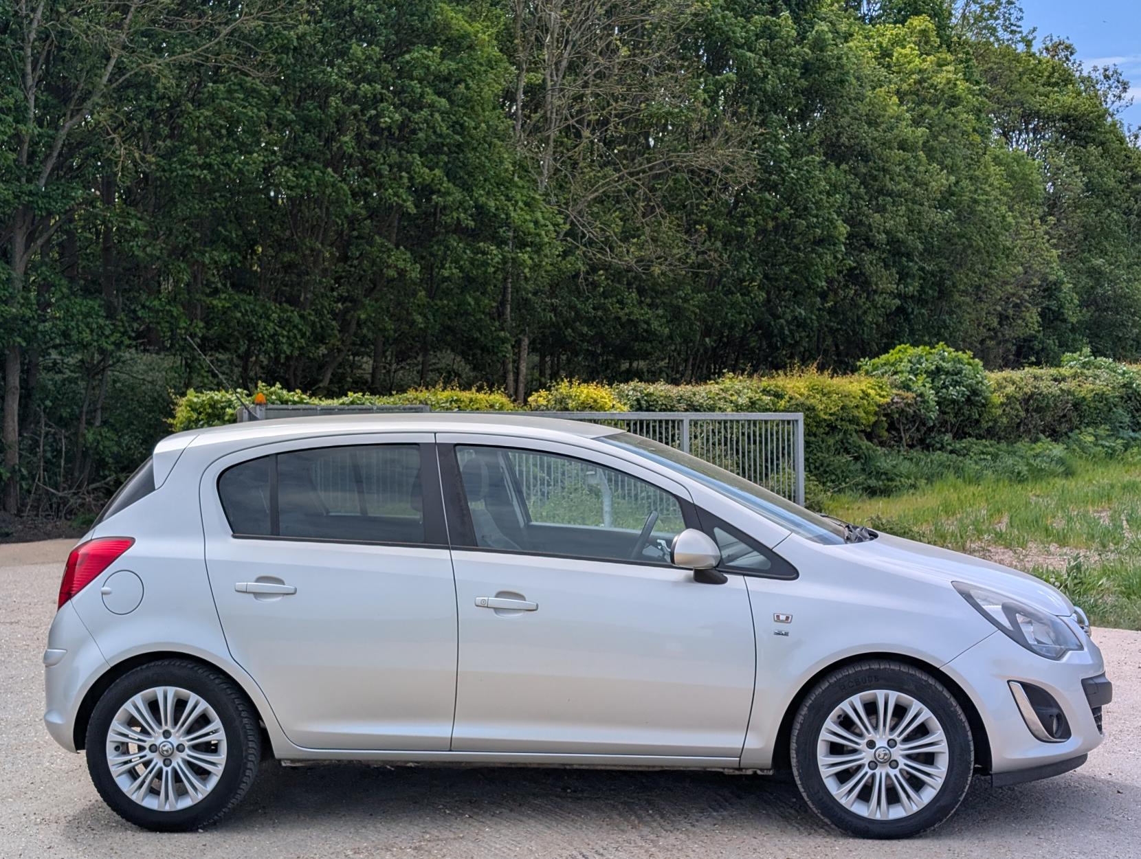 Vauxhall Corsa 1.2 16V SE Hatchback 5dr Petrol Manual Euro 5 (85 ps)