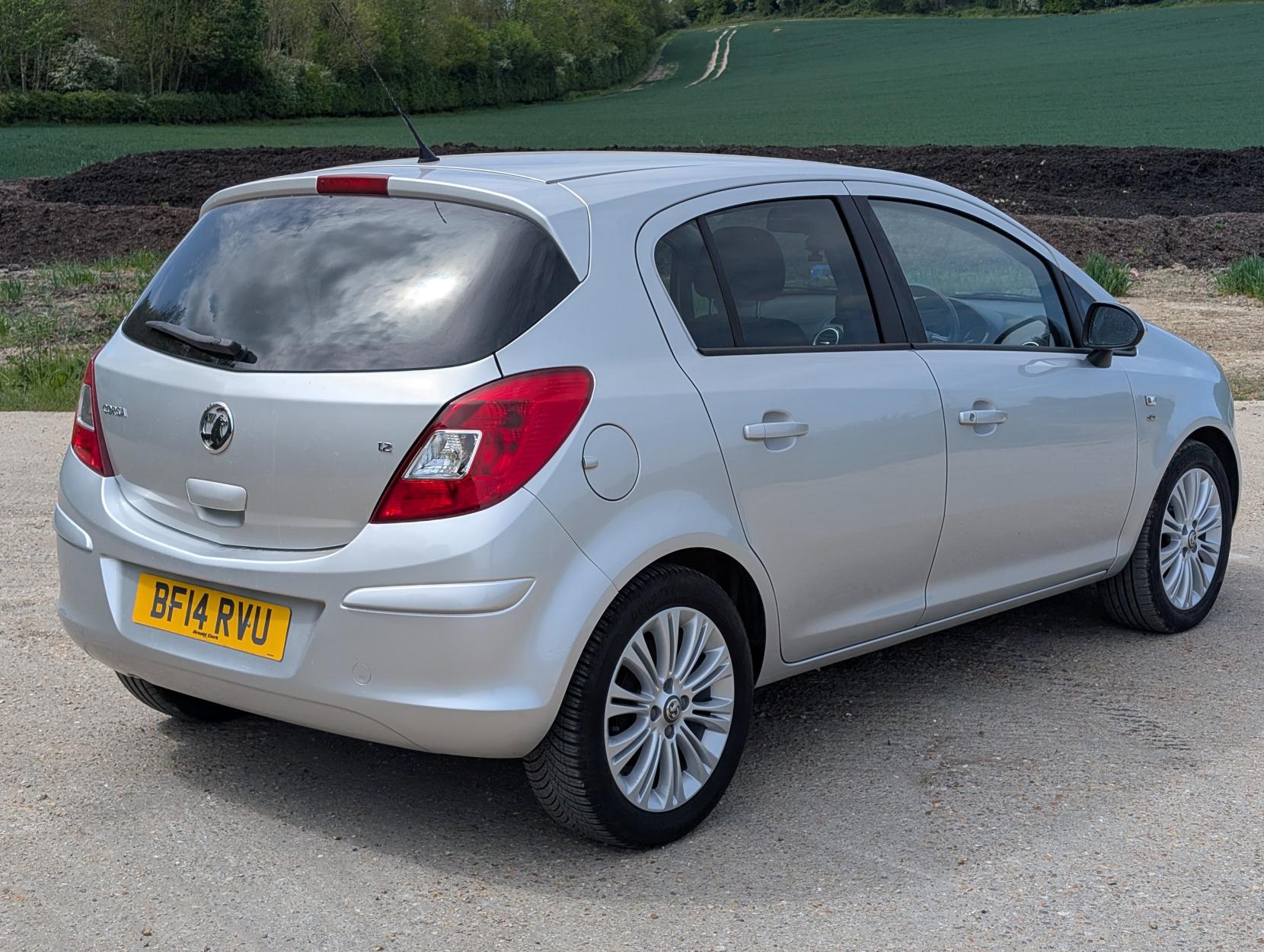 Vauxhall Corsa 1.2 16V SE Hatchback 5dr Petrol Manual Euro 5 (85 ps)