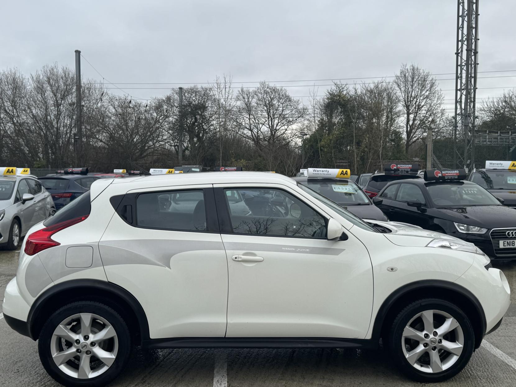 Nissan Juke 1.6 Acenta SUV 5dr Petrol Manual Euro 5 (s/s) (117 ps)