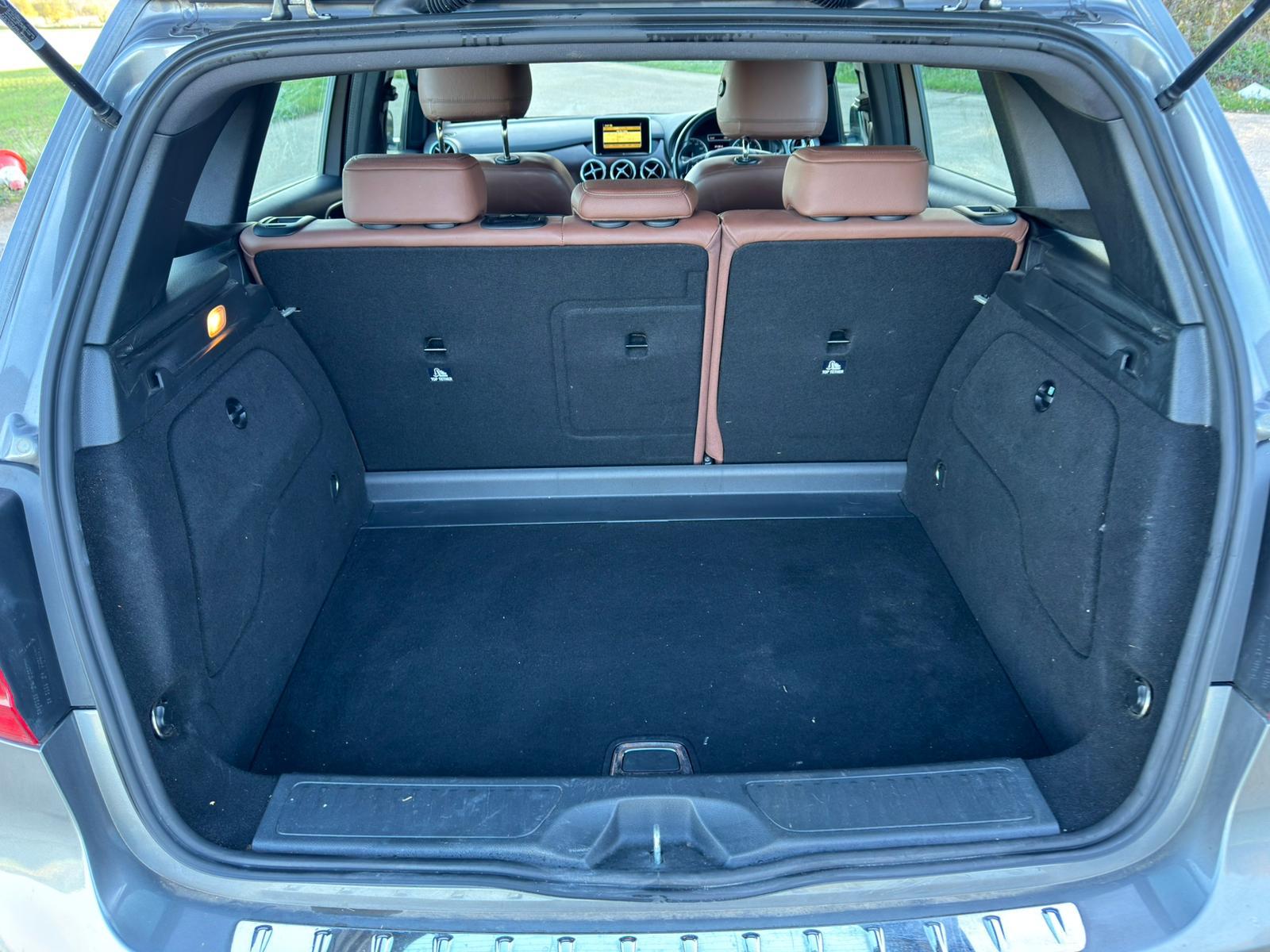 Mercedes-Benz B Class 1.6 B180 BlueEfficiency SE MPV 5dr Petrol 7G-DCT Euro 5 (s/s) (122 ps)