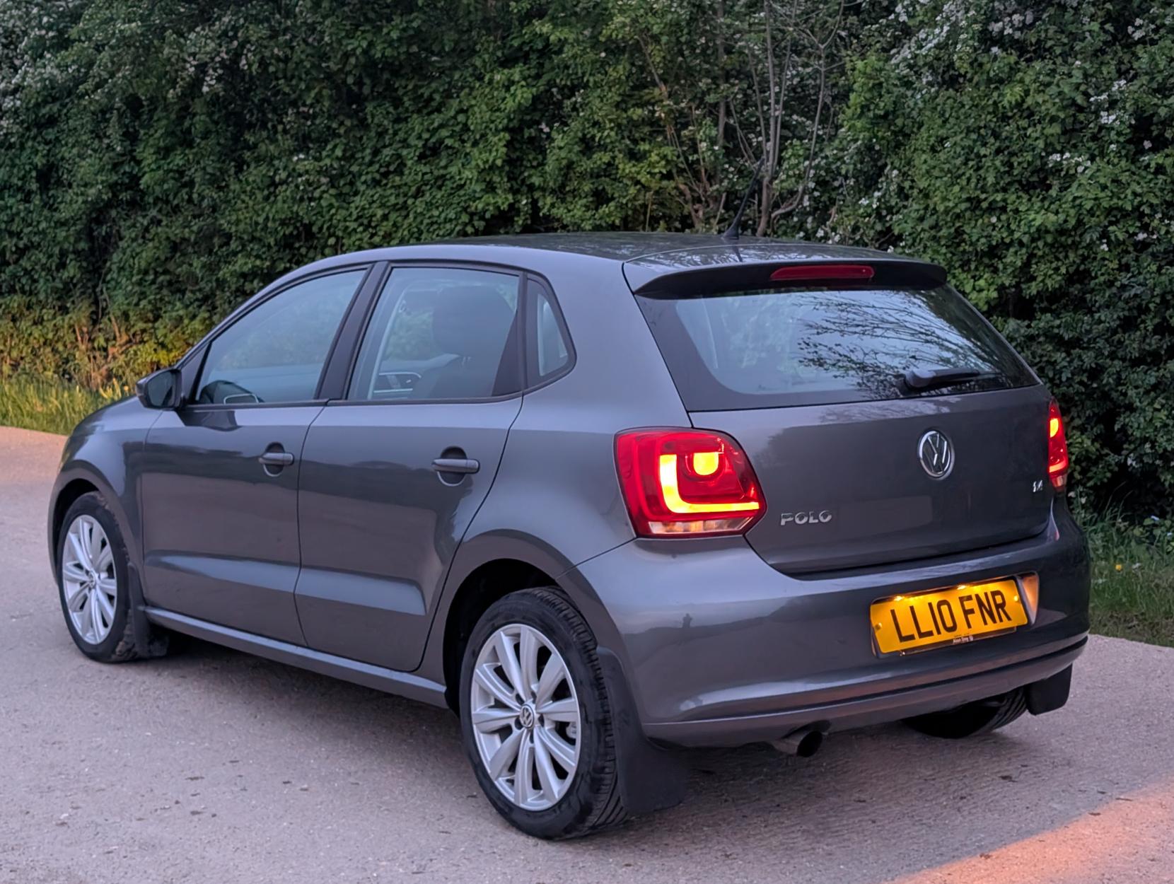 Volkswagen Polo 1.4 SEL Hatchback 5dr Petrol DSG Euro 5 (85 ps)