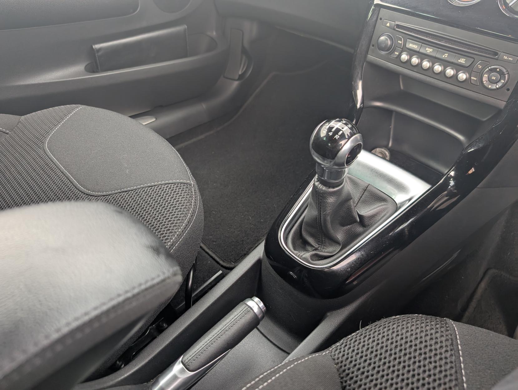 Citroen DS3 1.6 VTi DStyle Plus Hatchback 3dr Petrol Manual Euro 5 (120 ps)