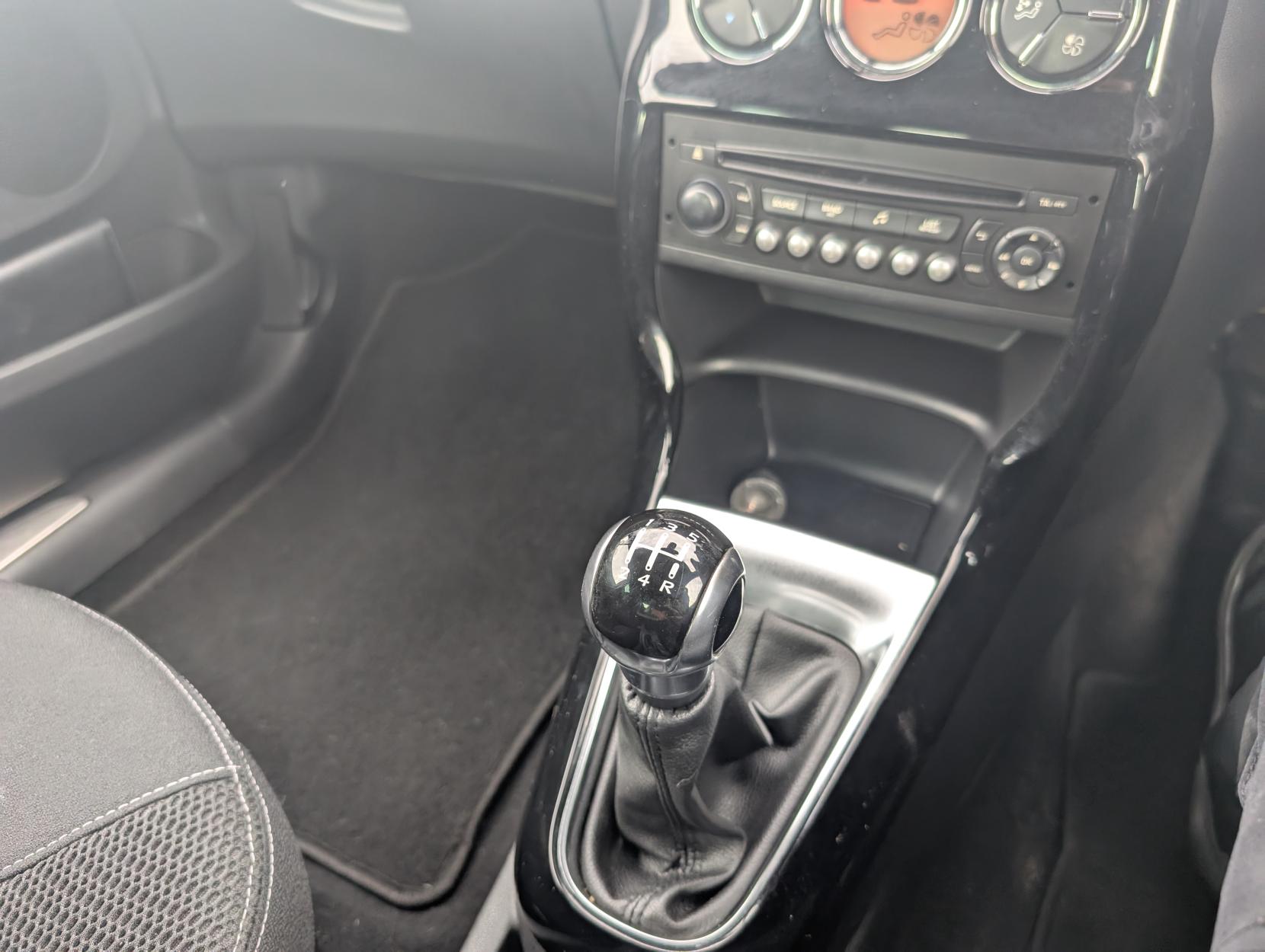 Citroen DS3 1.6 VTi DStyle Plus Hatchback 3dr Petrol Manual Euro 5 (120 ps)