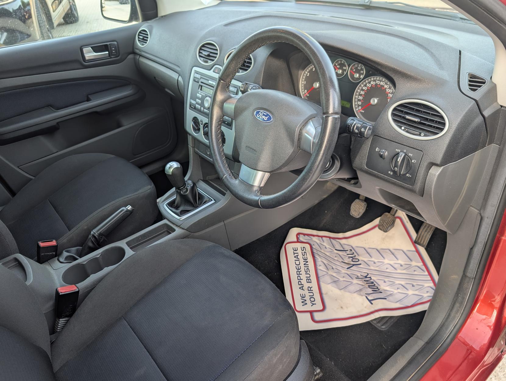 Ford Focus 1.6 Zetec Climate Hatchback 5dr Petrol Manual (161 g/km, 99 bhp)