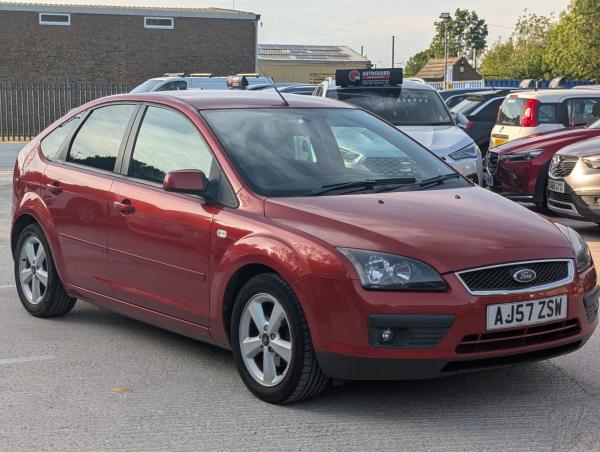 Ford Focus 1.6 Zetec Climate Hatchback 5dr Petrol Manual (161 g/km, 99 bhp)