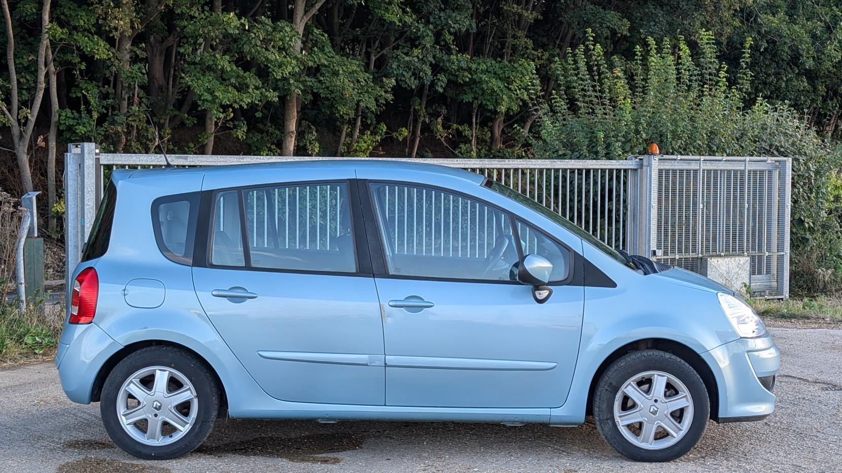Renault Grand Modus 1.2 TCe Dynamique MPV 5dr Petrol Manual Euro 5 (100 ps)