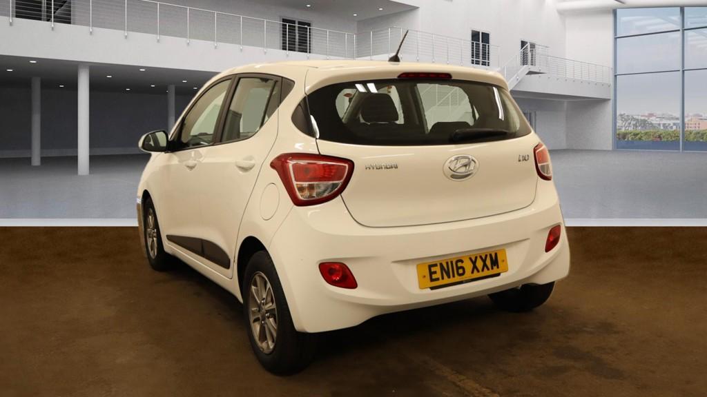 Hyundai i10 1.0 Blue Drive Premium Hatchback 5dr Petrol Manual Euro 6 (s/s) (66 ps)