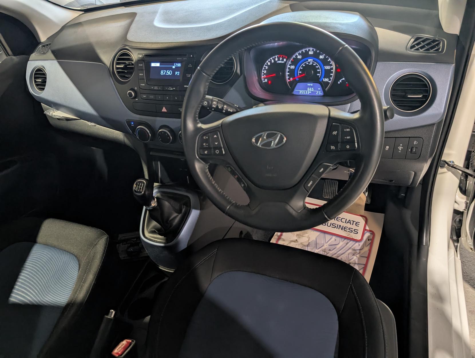 Hyundai i10 1.0 Blue Drive Premium Hatchback 5dr Petrol Manual Euro 6 (s/s) (66 ps)