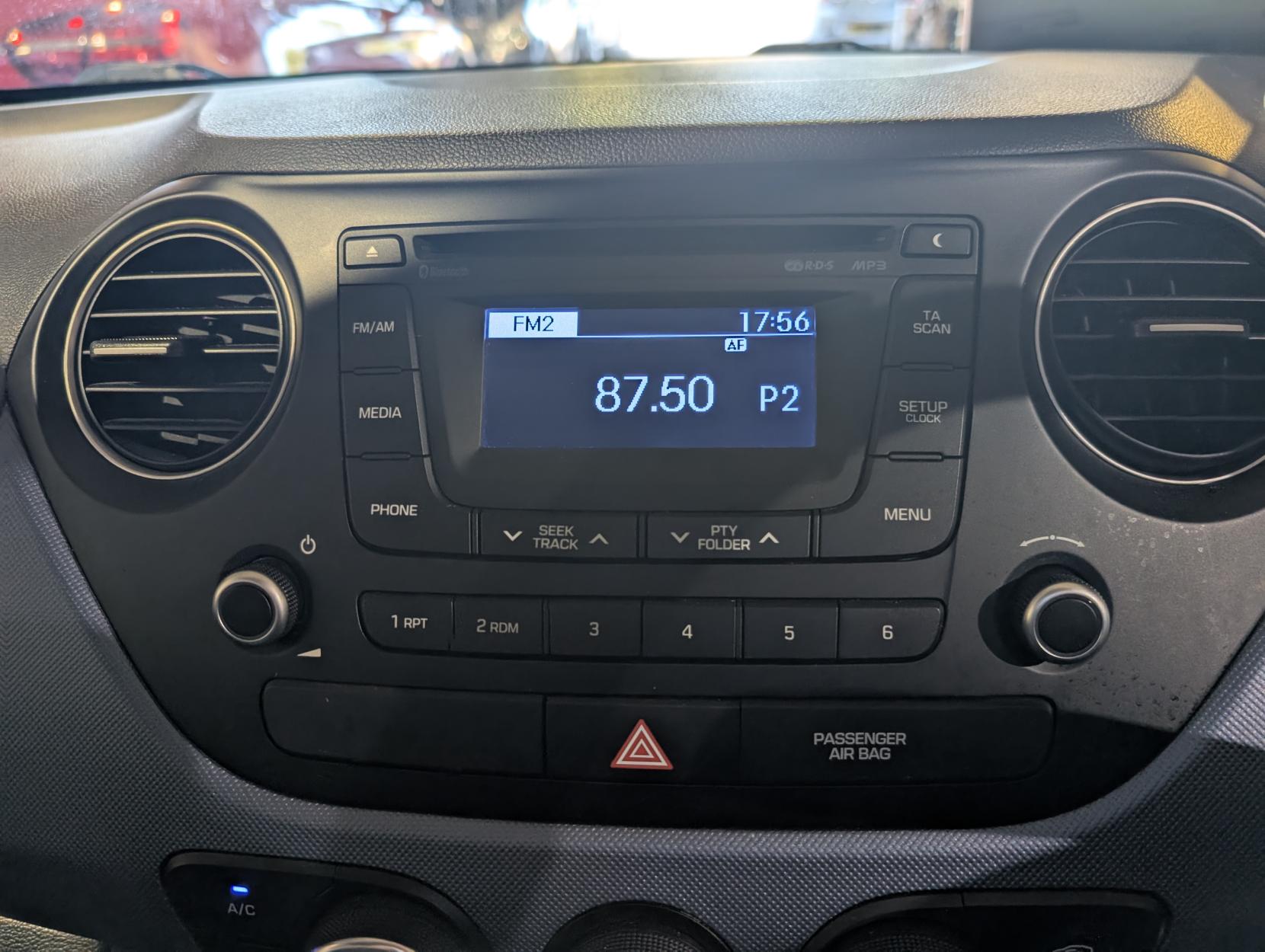 Hyundai i10 1.0 Blue Drive Premium Hatchback 5dr Petrol Manual Euro 6 (s/s) (66 ps)