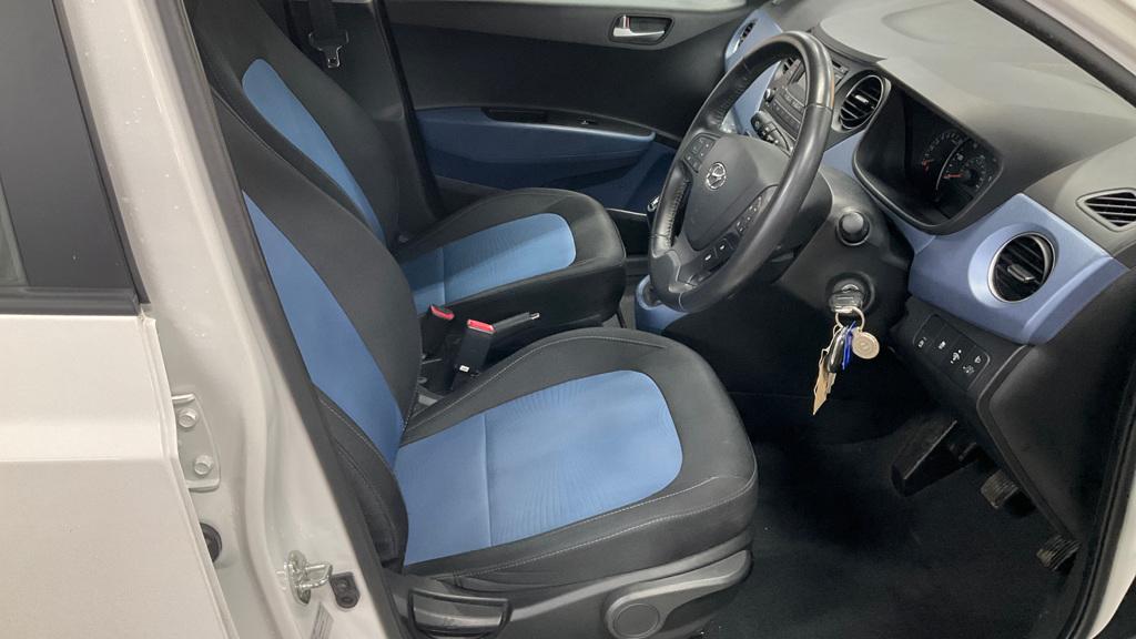 Hyundai i10 1.0 Blue Drive Premium Hatchback 5dr Petrol Manual Euro 6 (s/s) (66 ps)