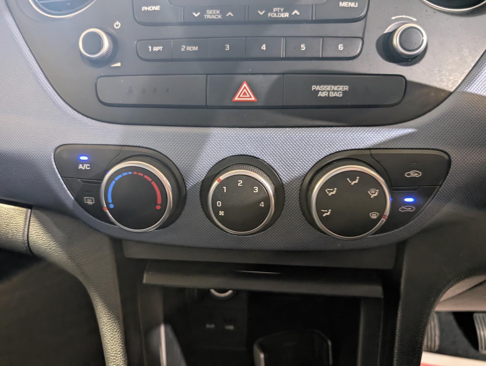 Hyundai i10 1.0 Blue Drive Premium Hatchback 5dr Petrol Manual Euro 6 (s/s) (66 ps)