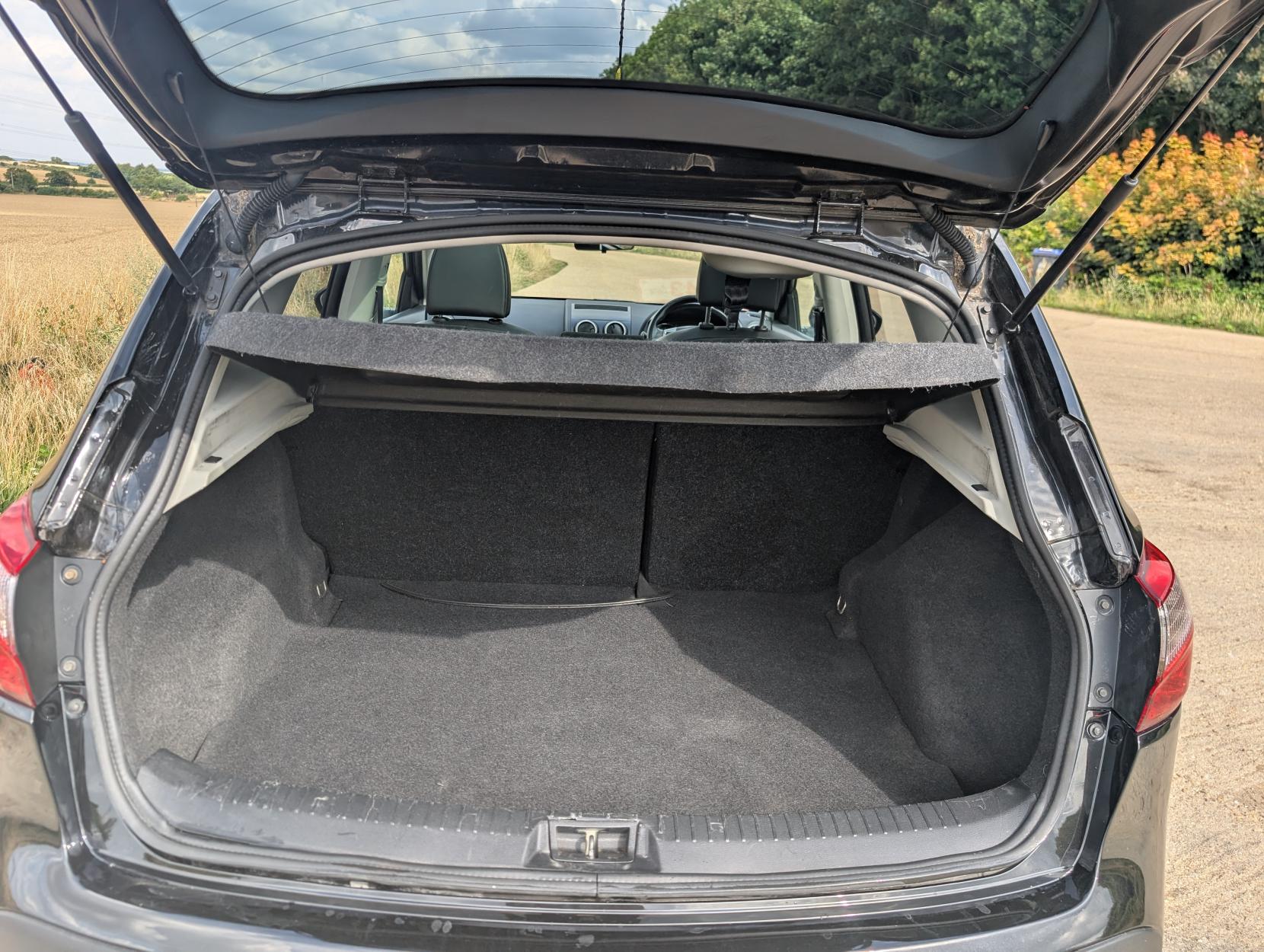 Nissan Qashqai 1.6 360 SUV 5dr Petrol Manual 2WD Euro 5 (117 ps)