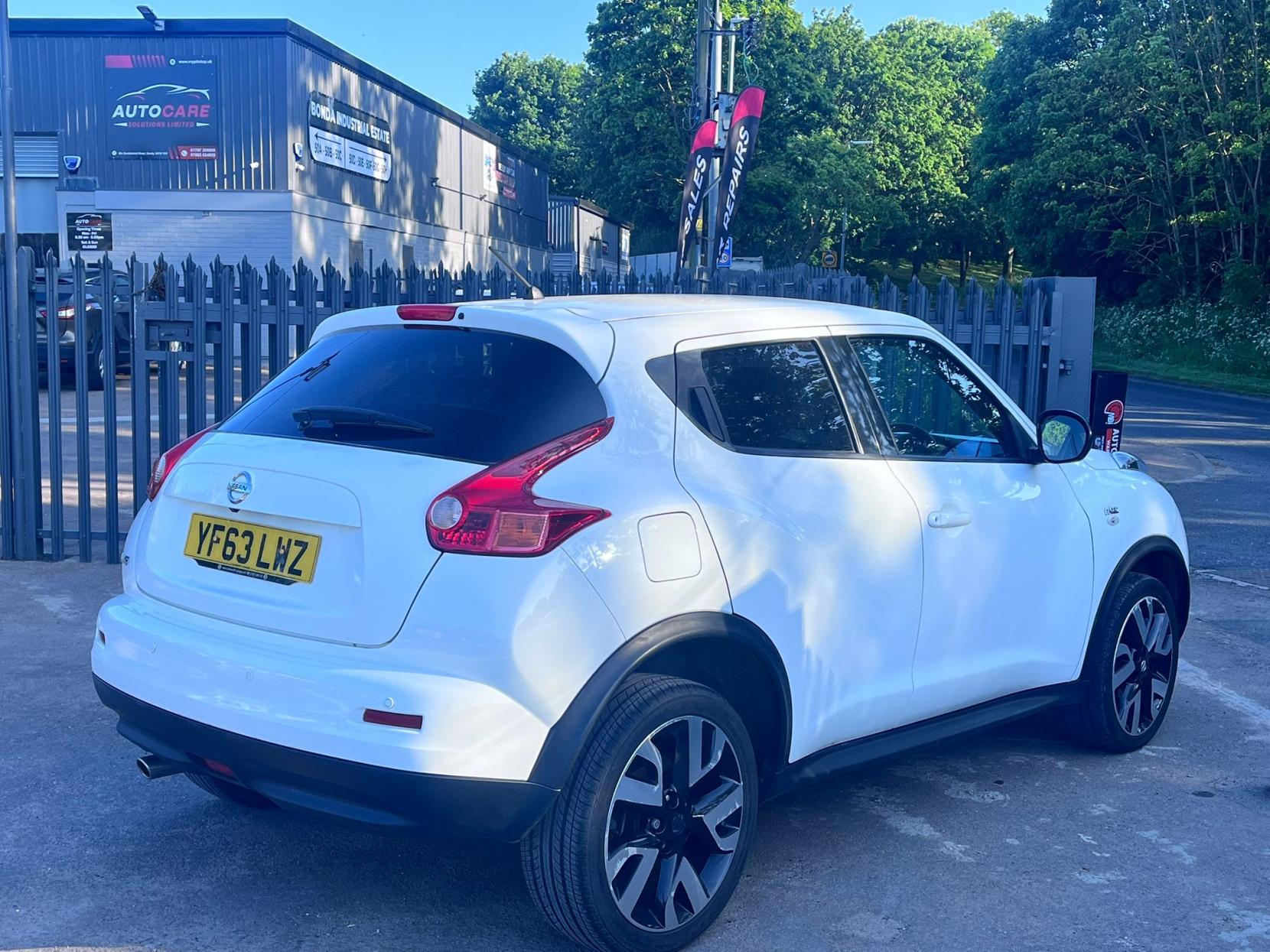 Nissan Juke 1.6 n-tec SUV 5dr Petrol CVT Euro 5 (117 ps)