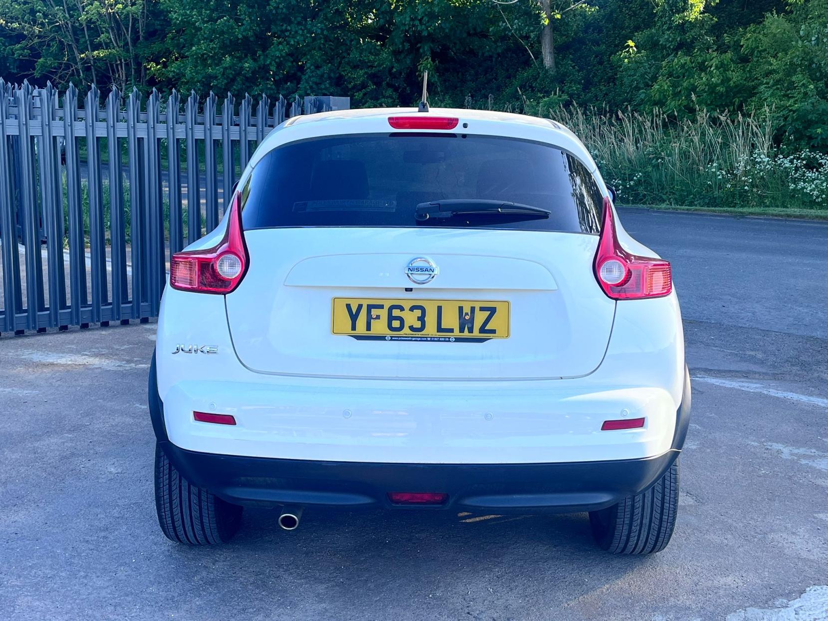 Nissan Juke 1.6 n-tec SUV 5dr Petrol CVT Euro 5 (117 ps)